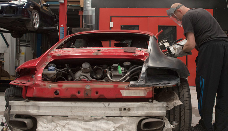 Bodywork repair for the extensive range of Porsche models